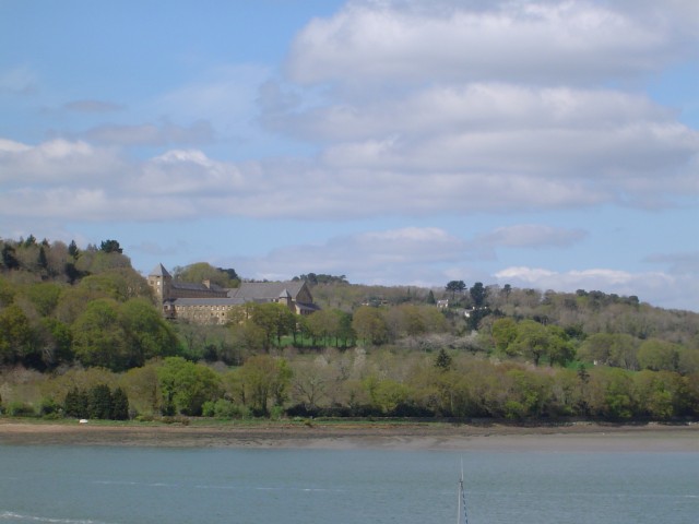 L'abbaye vue de la rive droite